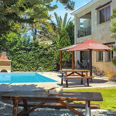 וילה In Sleeps 6 Includes Swimming Pool Air Con And Wifi *